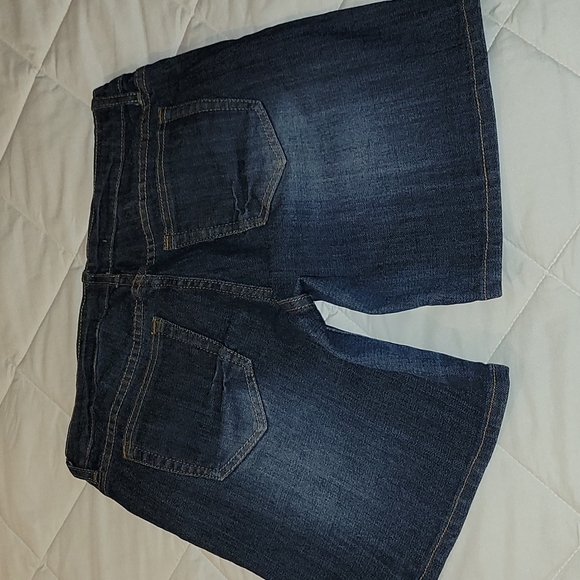 Shorts - Picture 2 of 2